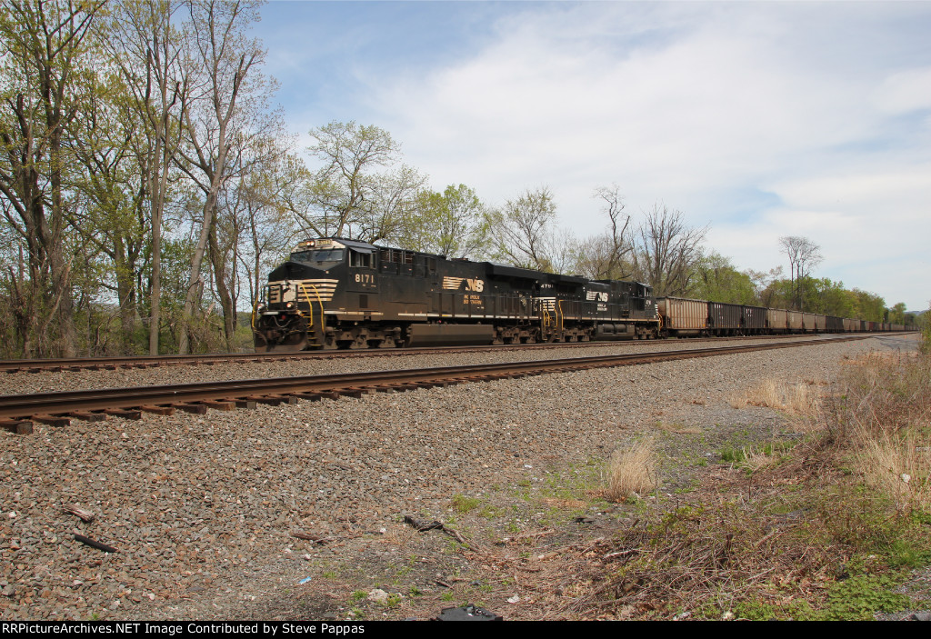 NS 8171 and 1814 take train 597 through Cove PA with coal empties